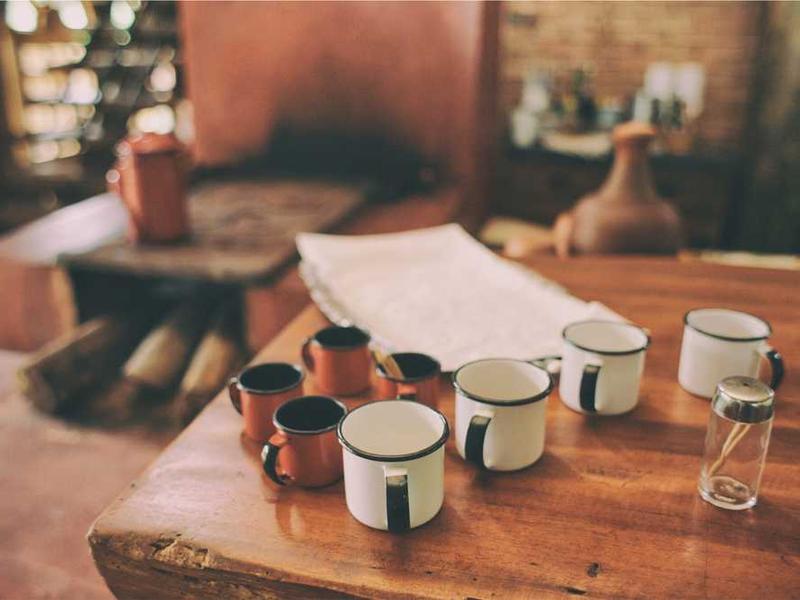 Minimalist Vase - Image 4