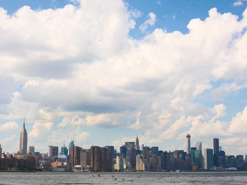 Minimalist Vase - Image 3